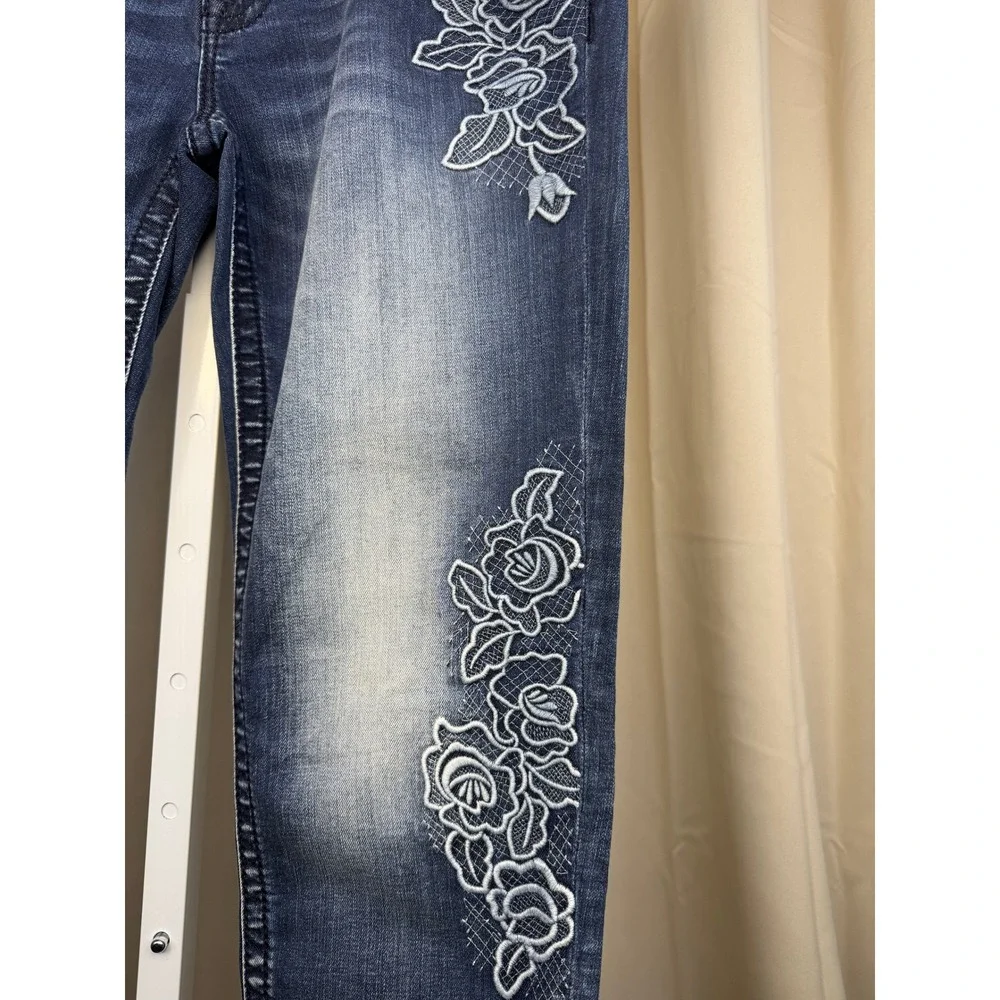 Miss Me Women's Blue Embroidered Jeans - Picture 4 of 10